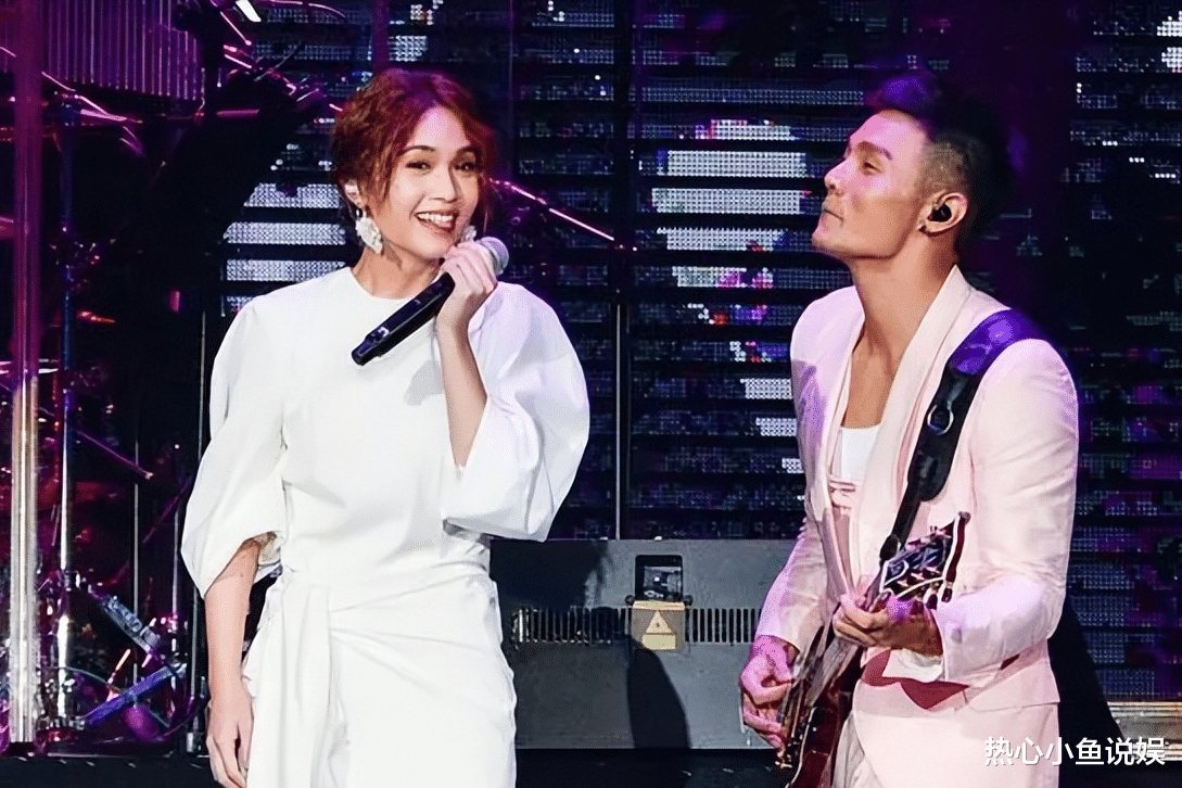 先别着急封杀她,让全世界都看看她有多蠢,这下3个人全凉了!