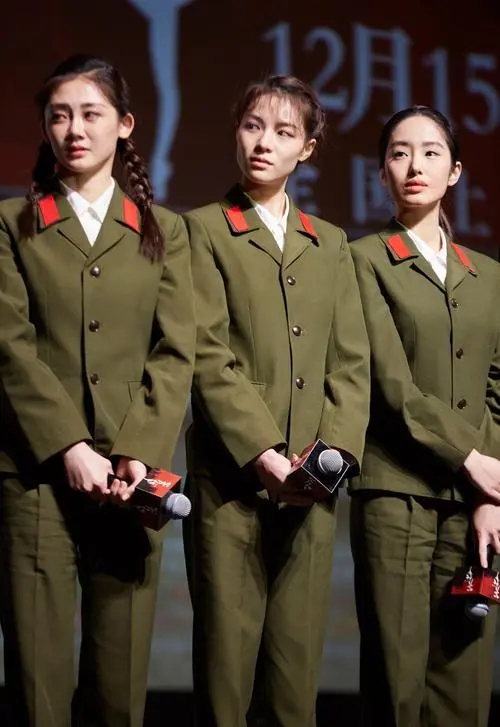 原来男女演员也能撞脸，像异父异母的亲兄妹，本人见了都要愣三秒