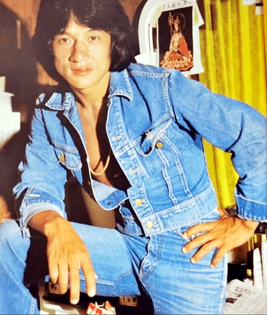 成龙：刚走红时报复性消费，一年吃饭就花1600万元