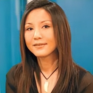 |她曾红过毛阿敏，却因放鸽子被春晚拒之门外，如今54岁依然美丽