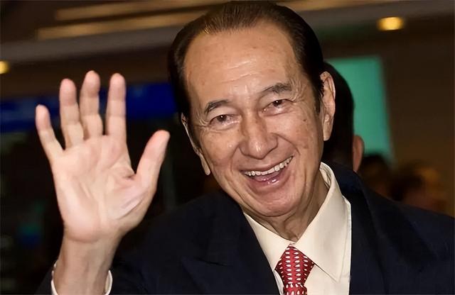 曹达华输光1500亿家产，赌王给了他vip卡，可以终身免费吃喝