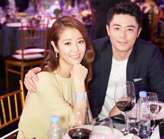 摊牌了!林心如承认婚变,霍建华离巢下半身“骚动”,连夜监工?