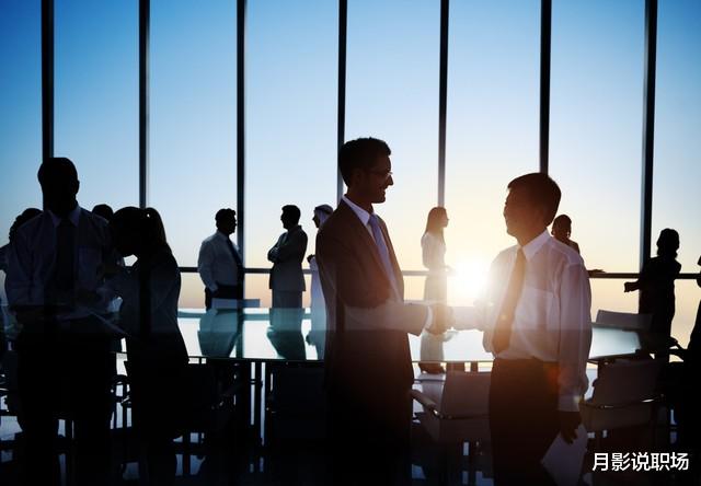 出纳拒绝副总敬酒，遭遇职业生涯危机？掌握这4点搞定社交卡点