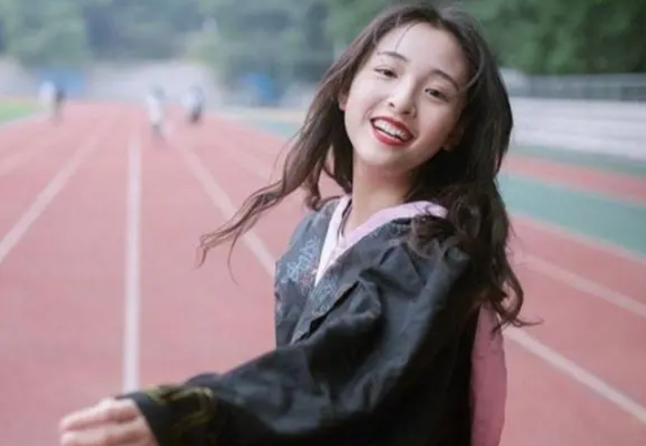 大学“校花”排名榜单公布，武大校花惹争议，清华校花备受认可