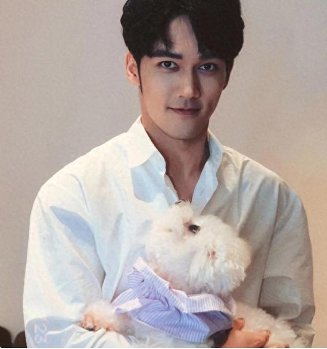 陈牧驰同性恋身份曝光!5年前海外视频被扒,分手后崩溃