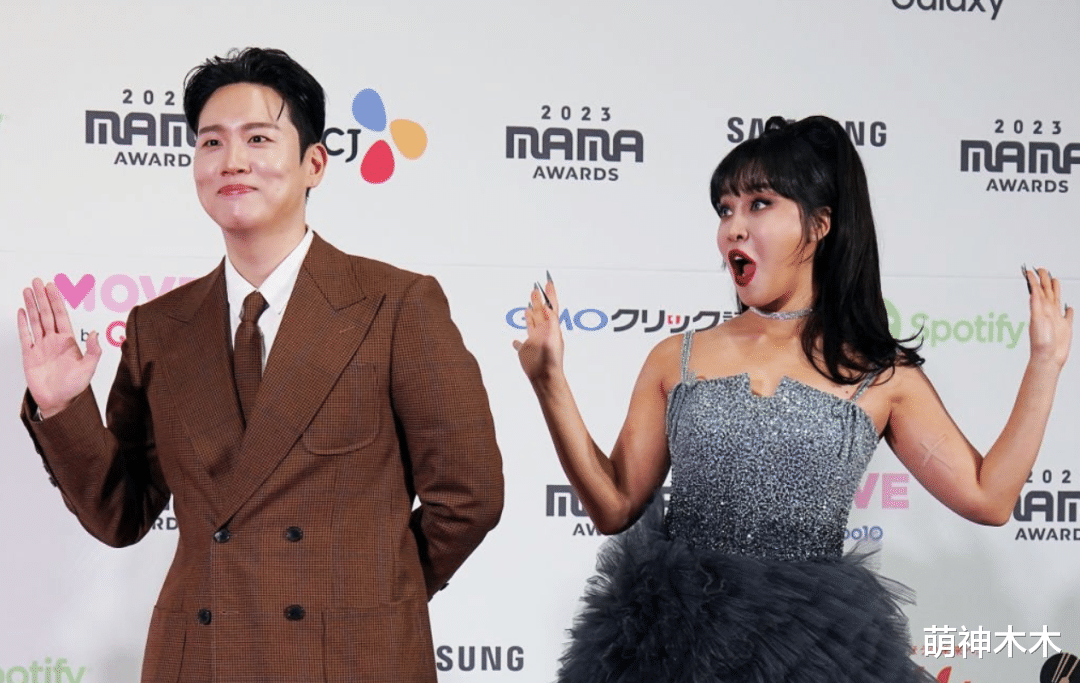 韩国MAMA红毯生图曝光！明星脸僵山根宽，油光满面整容痕迹明显