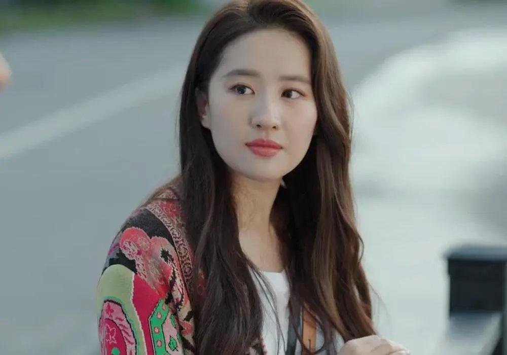 张天爱|刘亦菲生图被吐槽太胖?脸部饱满,眼神清澈,非要瘦成排骨才美?