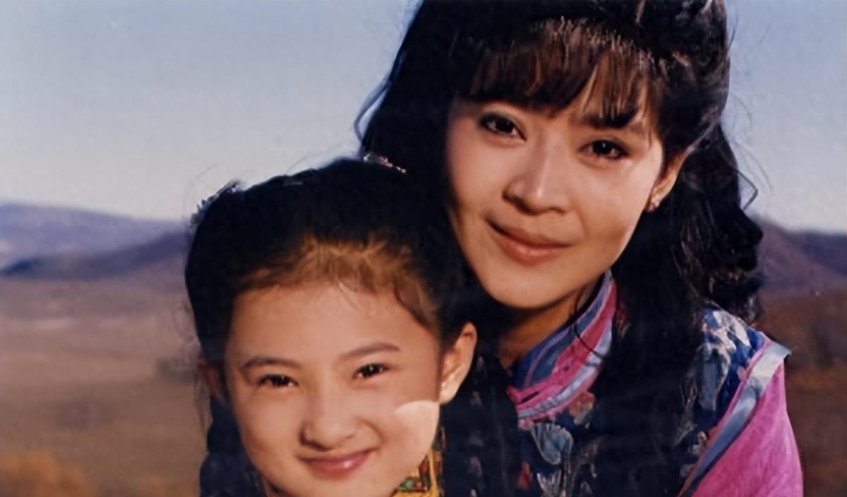 事实证明，43岁不婚不育，单身住豪宅的金铭，才是真正的人间清醒