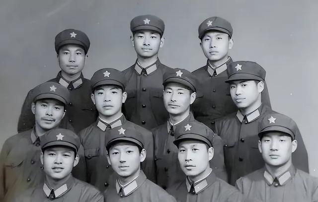 本应该上大学我，名额被父亲送人，一气之下去参军，意外改变命运