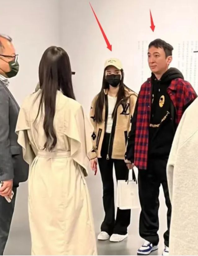 王思聪|35岁王思聪再惹争议，涉嫌逃税被罚款3.3亿，曾被列为被执行人