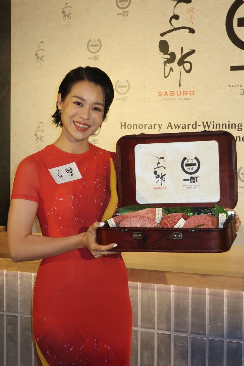 胡杏儿|港姐胡杏儿带2岁儿子赴横店拍戏,抽空返港赚外快