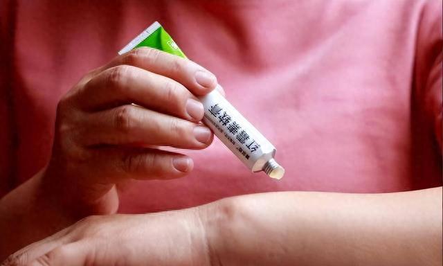 红霉素软膏,在眼部涂两下,身体会有什么变化?多数人可能不清楚