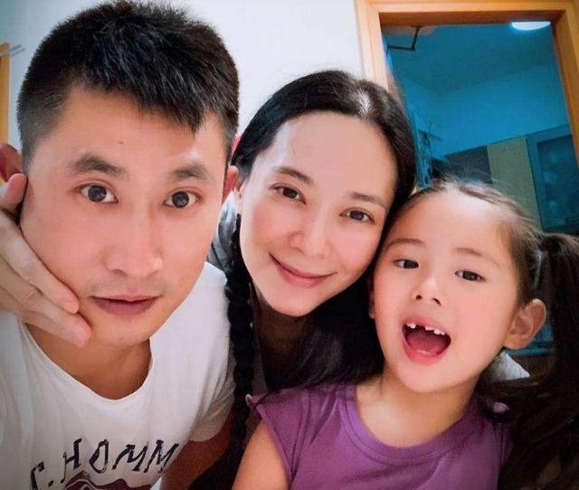 嫁内地小明星的富婆港星,大龄产子,被婆婆嫌弃,各有各的苦衷