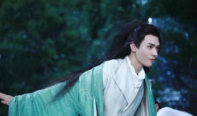 龚俊|龚俊客串《黑莲花手册》！陈飞宇虞书欣已定，预计4月中旬开机