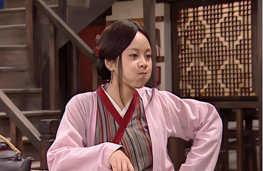 2004年，军人邹伟一身寒气对闫妮说离婚吧，我净身出户