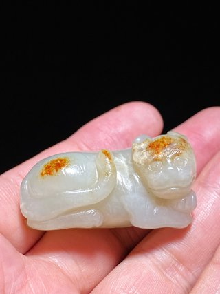 和田玉籽料|清 和田玉籽料留皮 玉虎 虎形 挂件把件