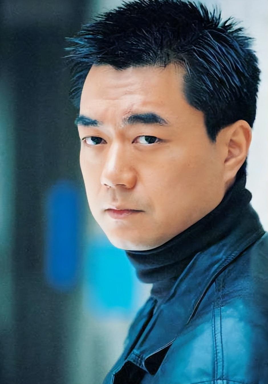 王家卫也没想到,请了九成上海演员,却被一个外地人出尽风头