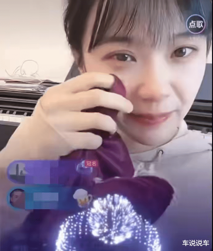 原创|局势反了!官媒力挺“挖呀挖”首发老师,爆火的黄老师却黑料百出