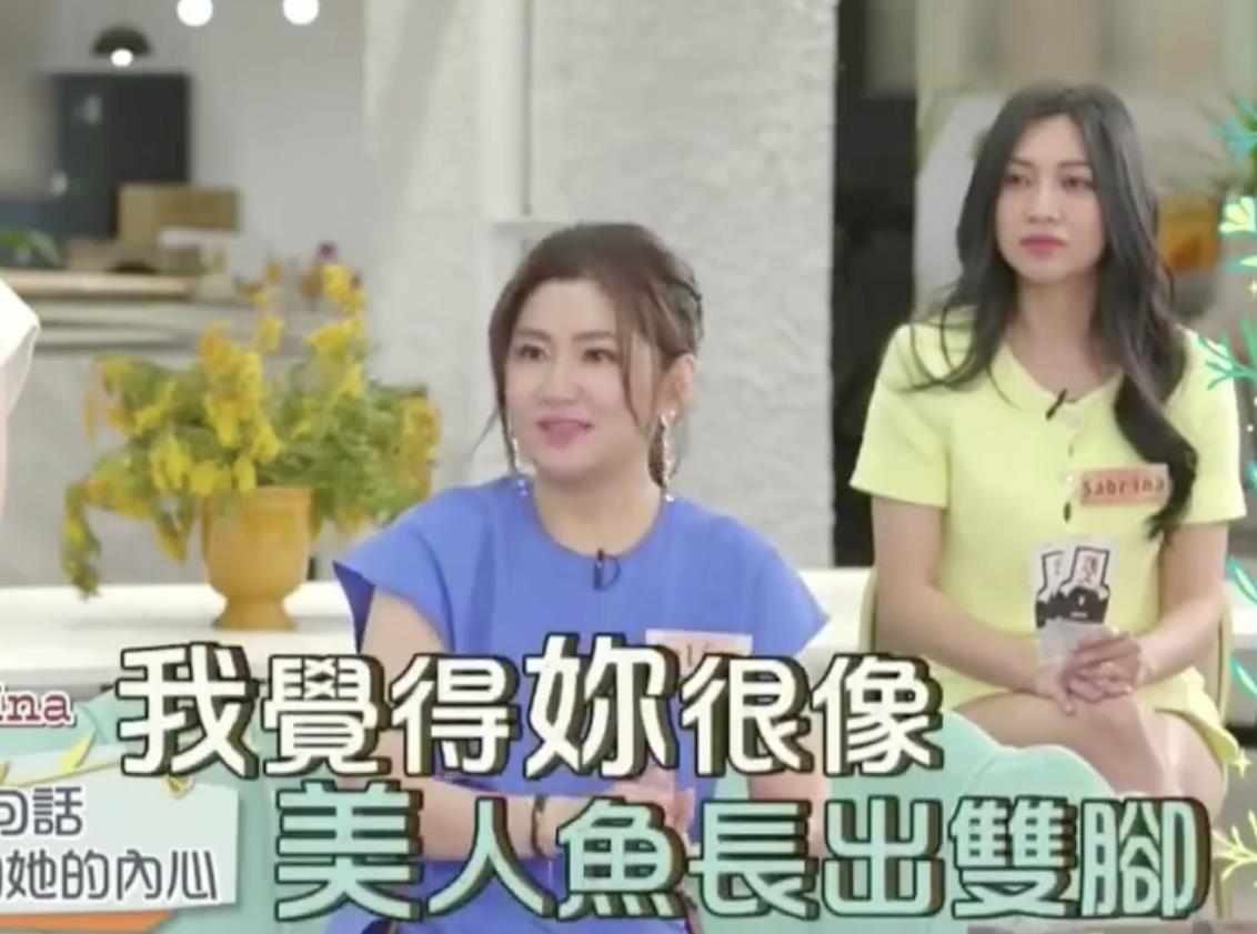 迪丽热巴|任家萱过母亲节罕见穿短裤,双腿烧伤疤痕暴露无遗