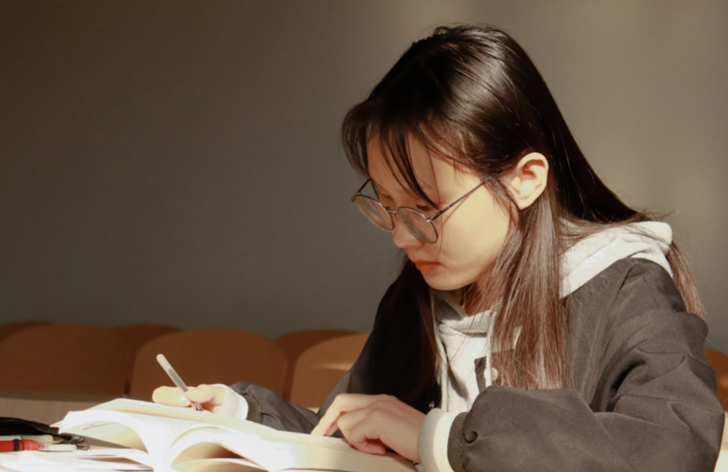 国企|7000余家国企和央企招聘,为何毕业生不屑一顾,学生:是我不配