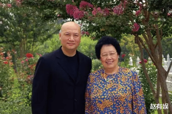 陈丽华立遗嘱:儿女每人100亿,余下归唐僧老公?网友评论太扎心