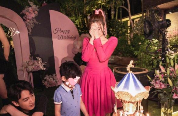 陈妍希|陈晓为陈妍希办生日会,现场布置似婚礼,相处细节暴露感情现状