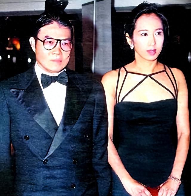 没想到!“独宠”郭晶晶二女儿的霍震霆,让所有人都刮目相看!