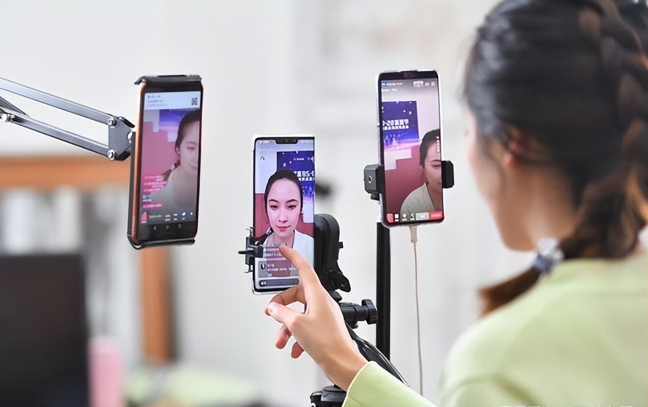 消失的百万粉丝和李佳琦拿不到的全网最低价