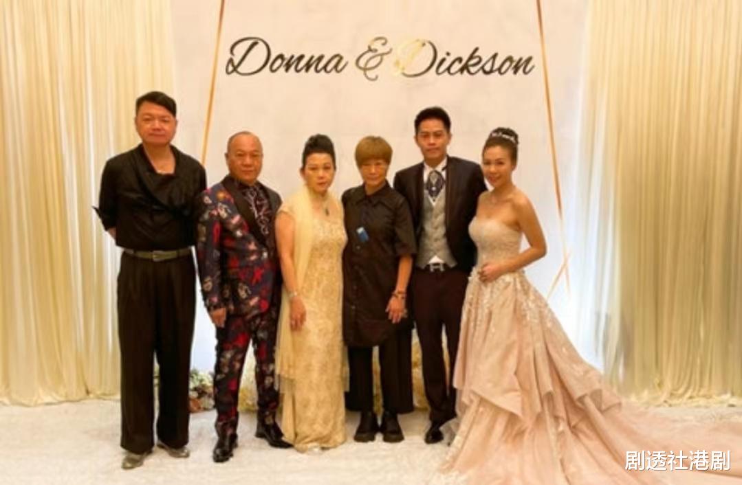 大反差!港知名反派升级当外公,一改凶狠形象慈祥地喂孙儿吃饭