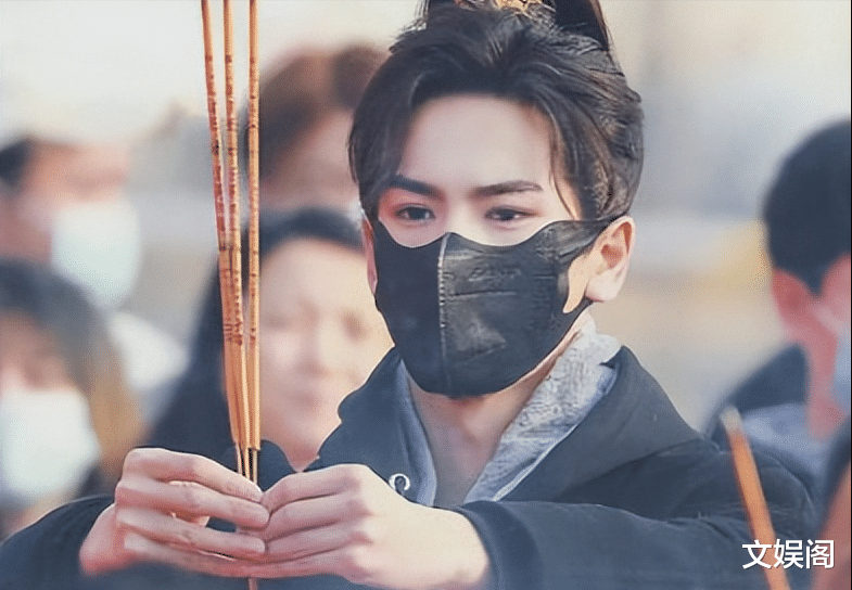 男演员颜值有多重要?看《虎鹤妖师录》里的张凌赫和蒋龙就知道了