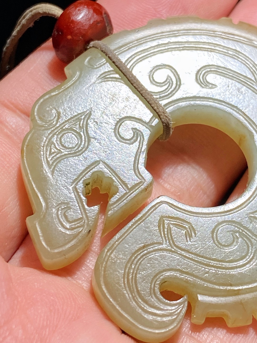 明以前和田玉籽料青白玉龙纹玉玦玉珮 - 历史资讯(主打网)