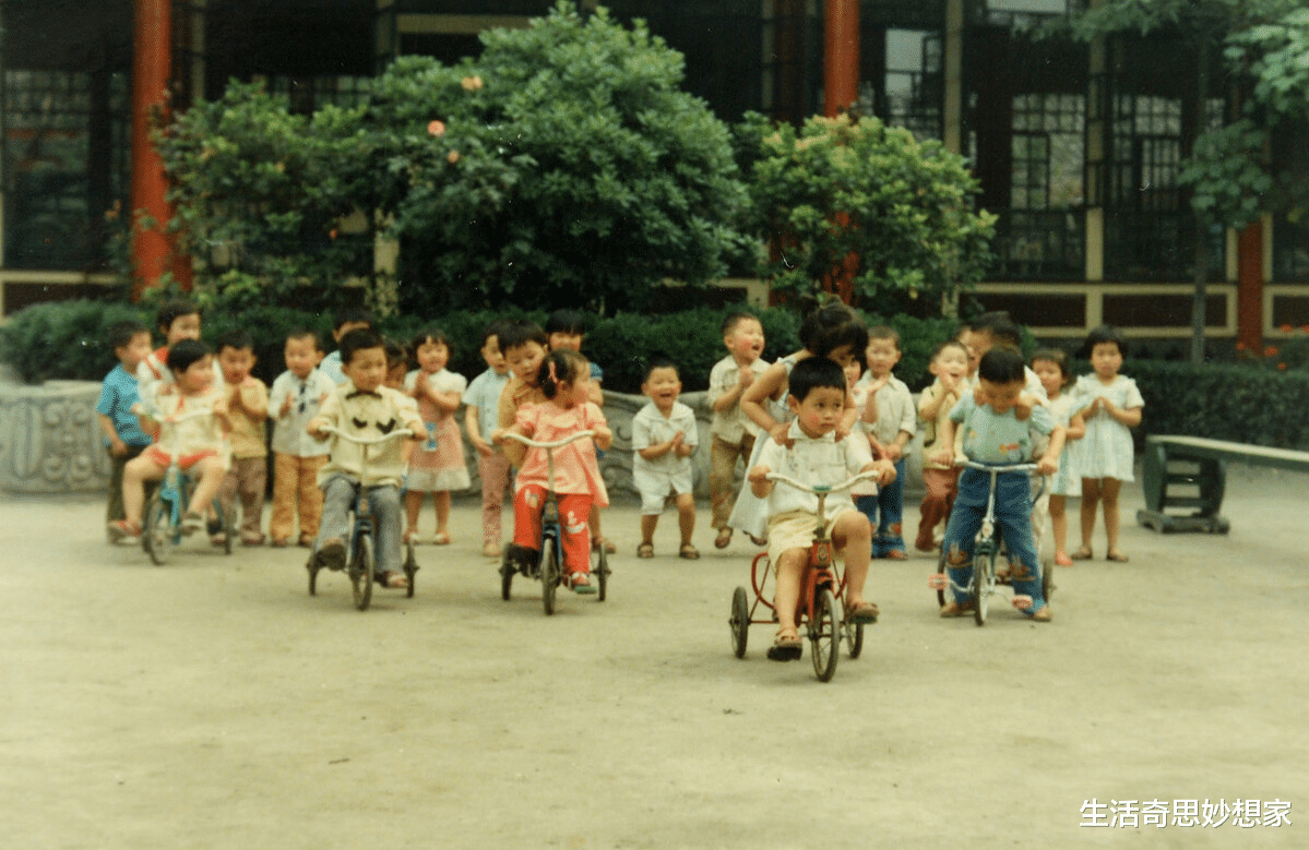 真是00后整顿了职场、干掉了高房价、遗弃了KTV、干掉了羽绒服吗