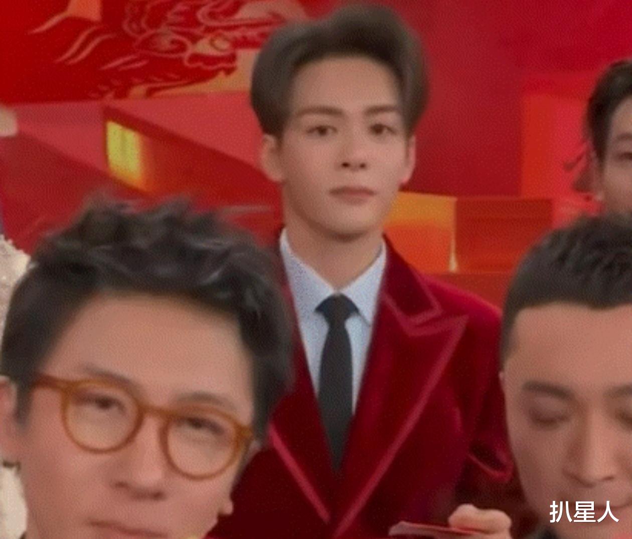 刘谦成春晚最大受害者!曾舜晞否认玩魔术穿帮,只剩小尼独自尴尬