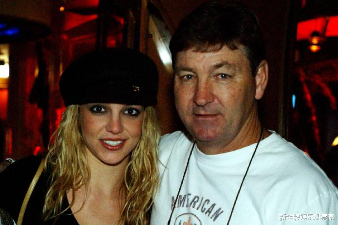布兰妮父亲截肢后首露面，不见昔日威风？女儿坚持永不和他和解