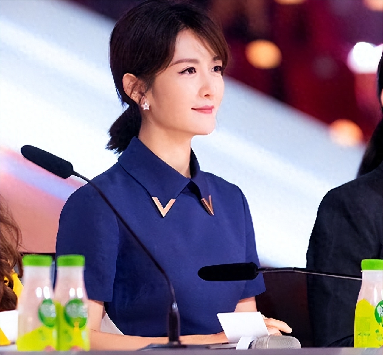 到底是谁在喜欢她?多次被抵制又复出,背后靠山浮出水面