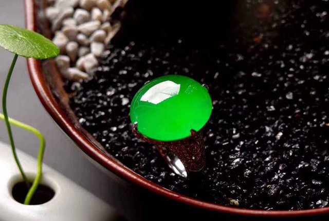 |走火入魔还乐在其中,玩翡翠也能玩出职业病,7条全中你就是行家