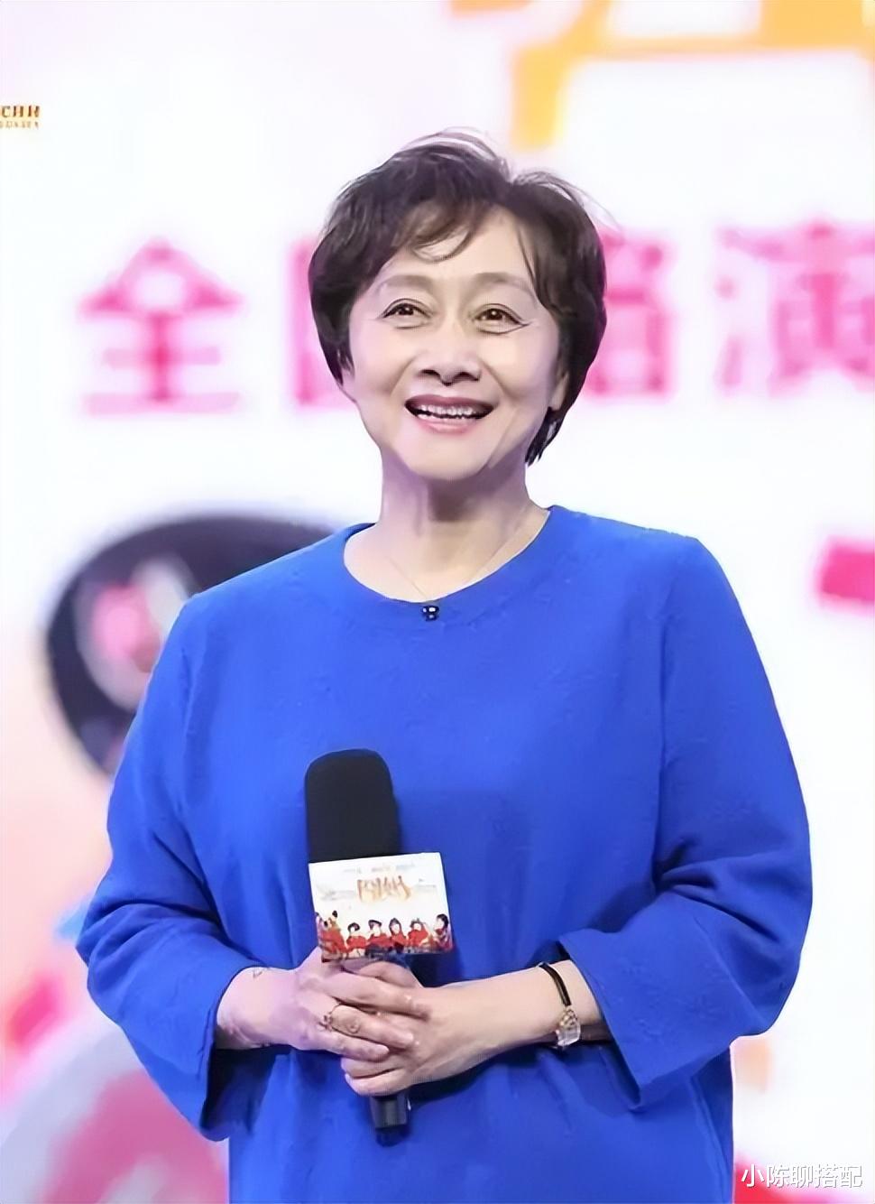 黄梅莹 72岁黄梅莹真是优雅到老,体态优雅,穿衣体面,短发精致,羡慕了