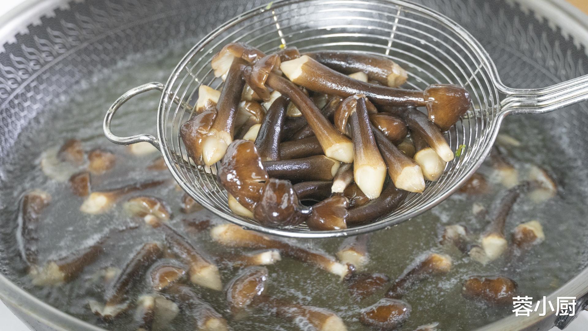 小龙虾|一吃补钙，二吃强免疫，三吃养血，7月使劲吃，简单一拌就上桌