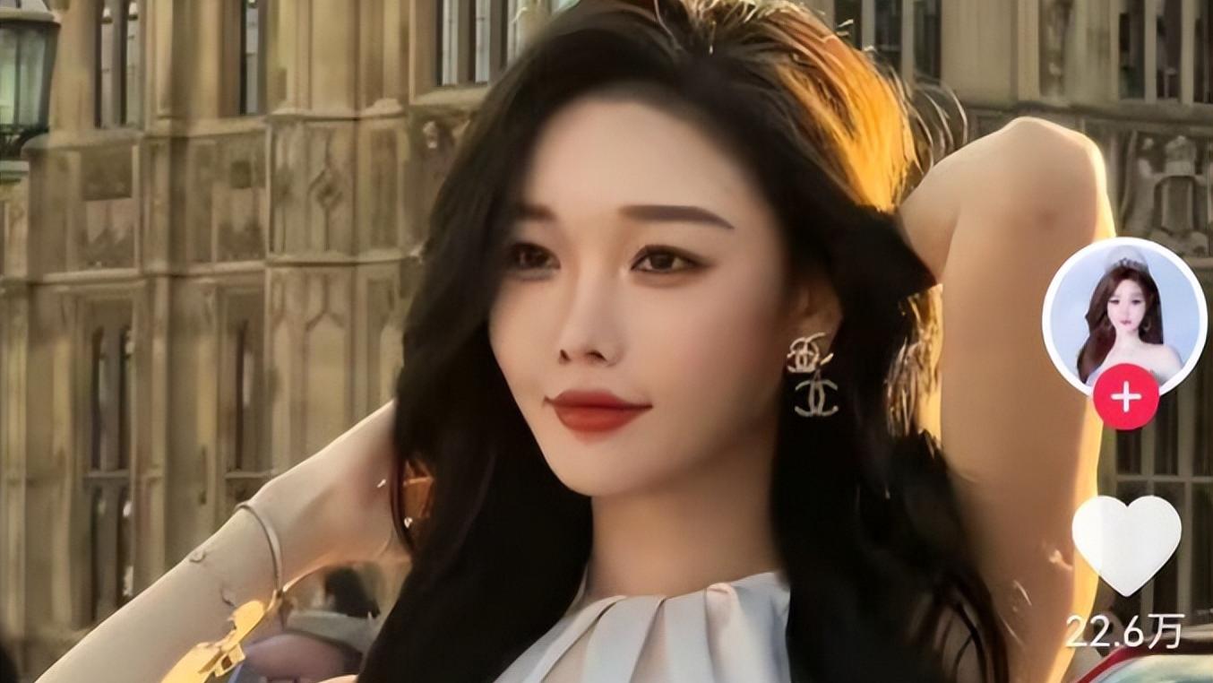 曝李怡霏现身雅典娜遇害，后者被玩弄致死，老白：生前遭四轮定位