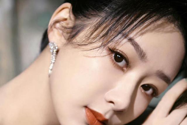 杨紫|别把杨紫看得太脆弱，拍戏受伤不是第一次，早就司空见惯了