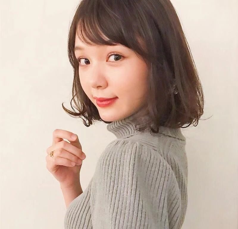 短发 50岁女人：为什么建议你剪短发？主要有3个原因，显年轻只是其次