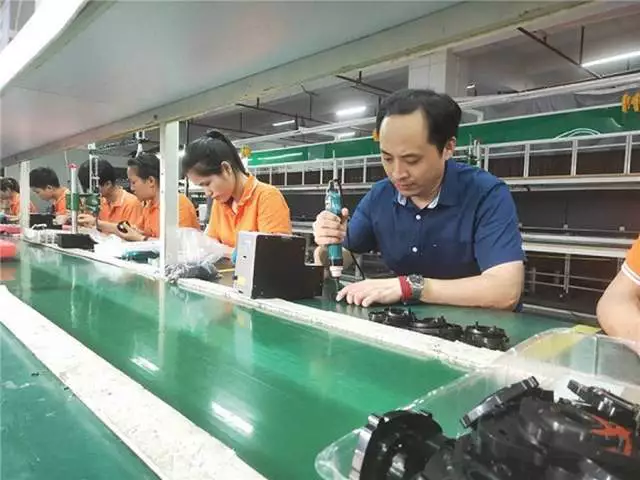 失业反思：不要去送外卖、跑滴滴、进工厂打螺丝，高风险低回报！