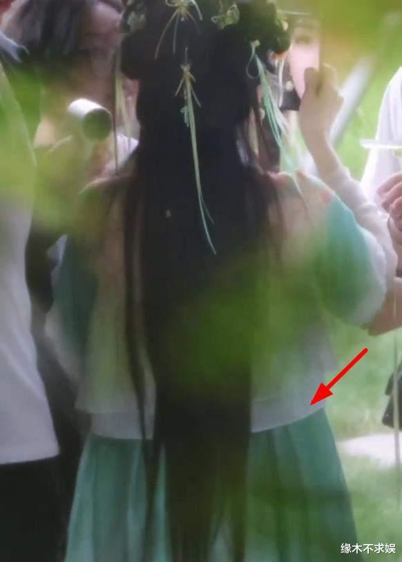 虞书欣《永夜星河》生图曝光,皮肤黑、嘴巴凸,被嘲神似“西门”