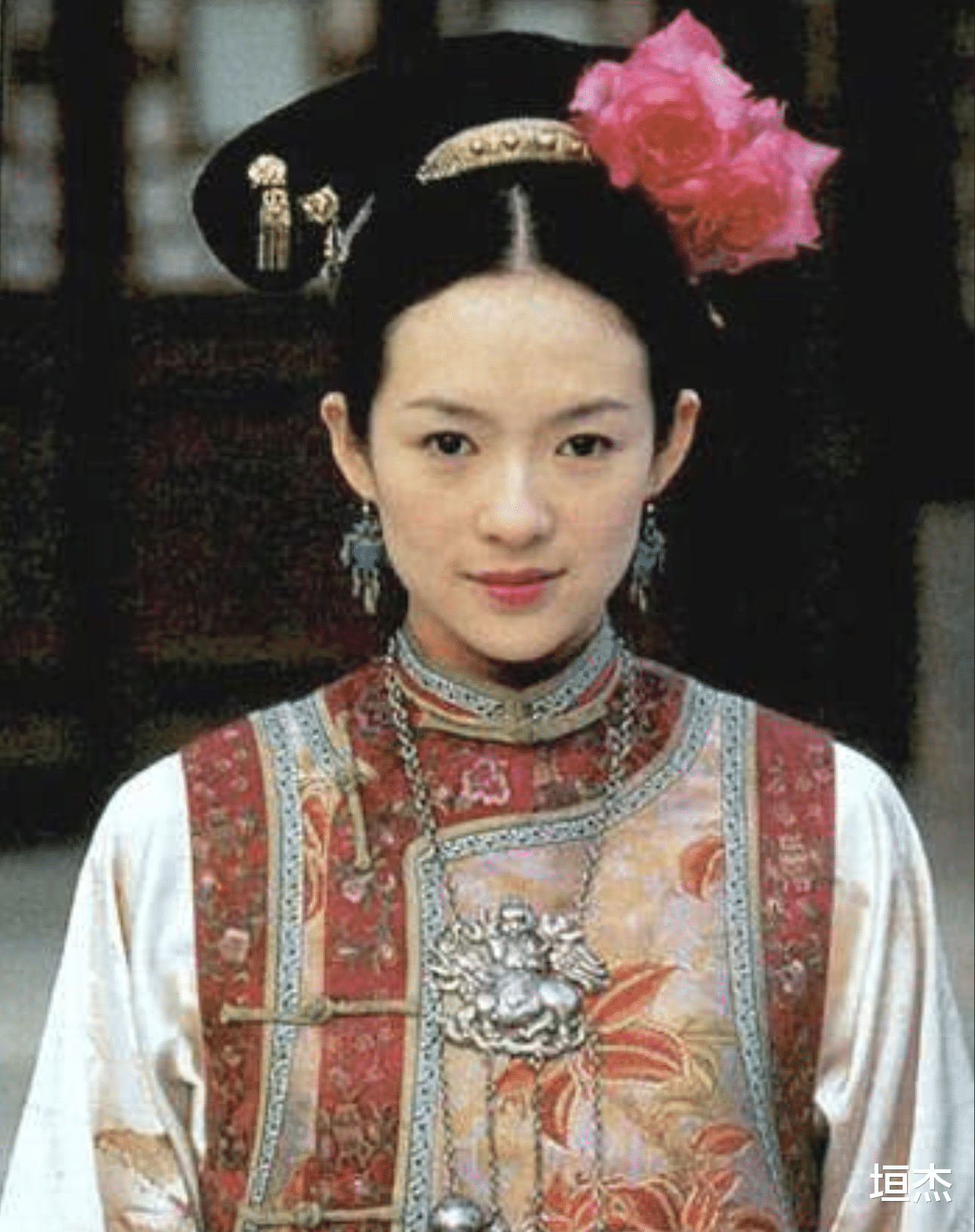 撞脸|8对“撞脸”的明星,一个“洋气”一个“土气”,颜值差距太大了