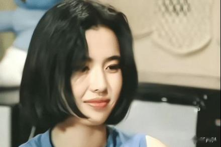 现在嫌他们丑，当年追成狗，这几位发福的明星，当年都是美女帅哥