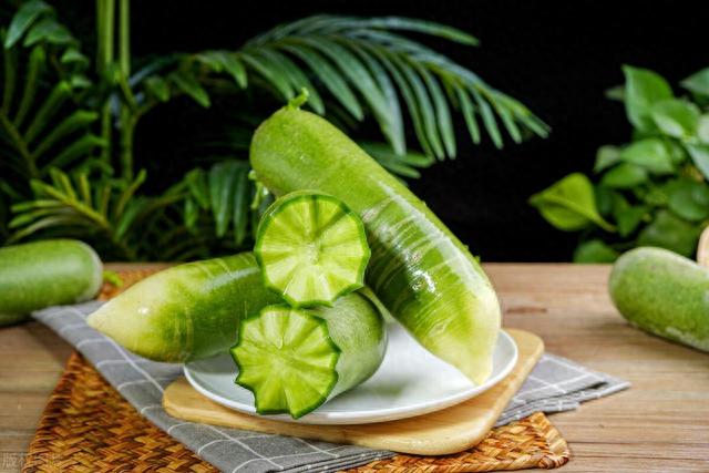 重阳节|明日重阳节，1要记得别说快乐，2要记得吃4样，为家人祈福长寿