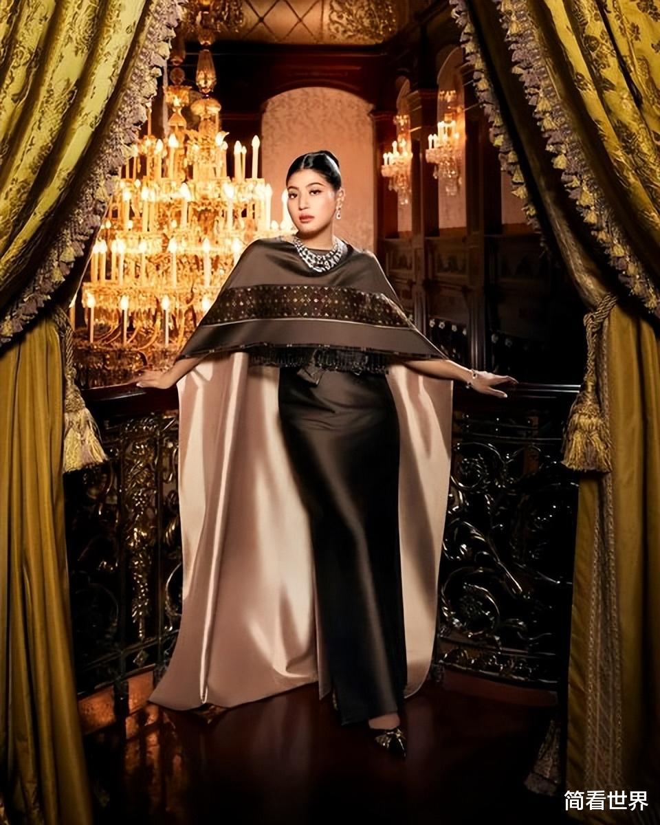 苏提达|苏提达王后雍容华贵高调亮相!废妃余瓦达不甘示弱,野心呼之欲出