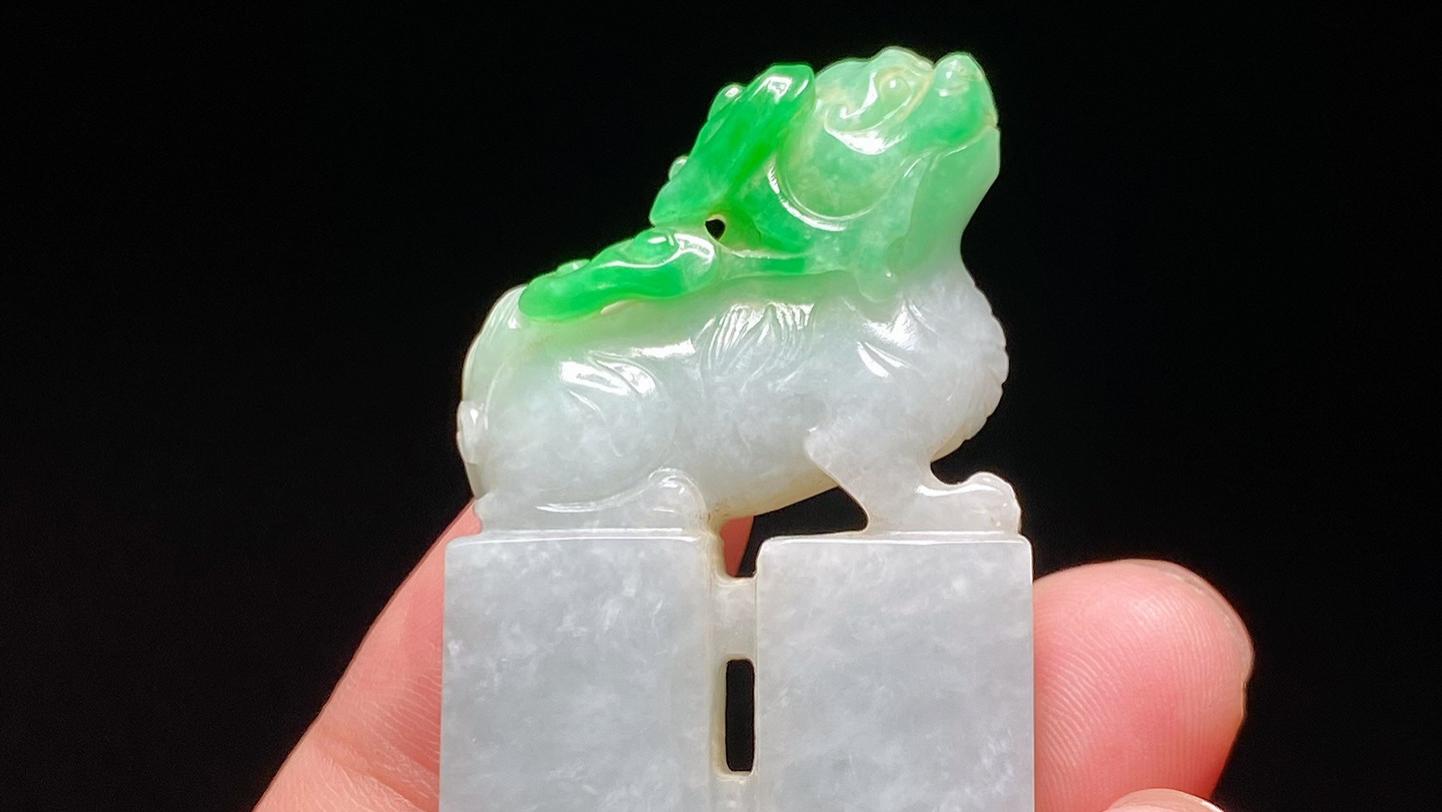 |清中期 老坑飘绿翡翠 兽钮 双联印 印章 文房