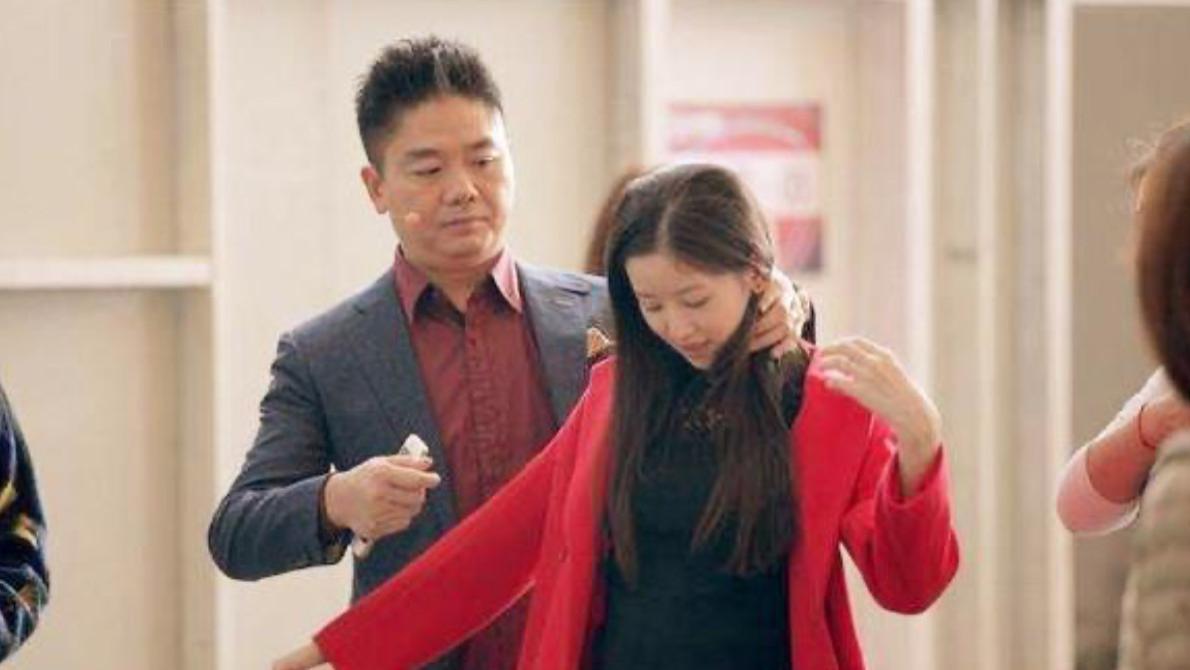 奶茶妹妹张艺谋，冲上热搜！