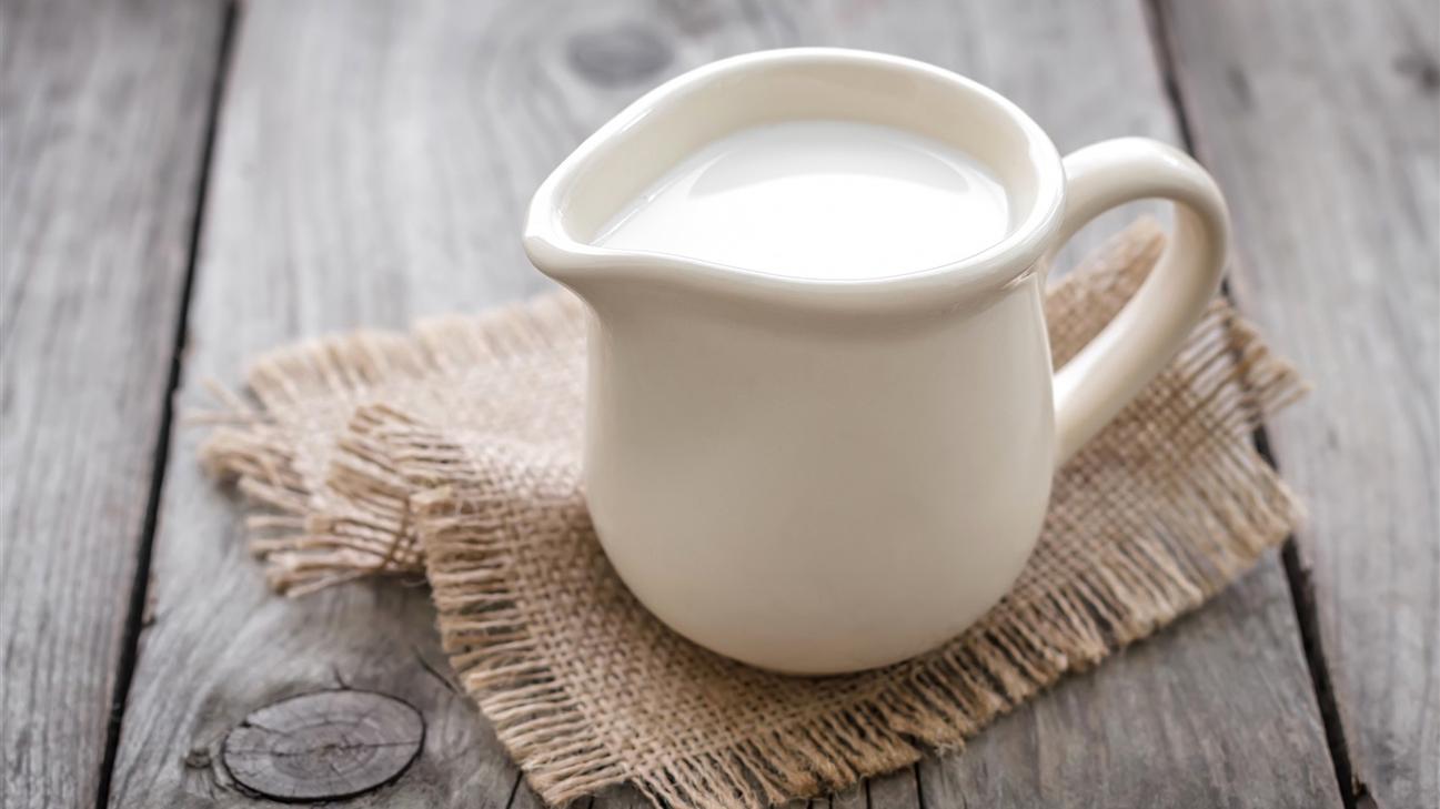 牛奶和它“不搭”，医生强调：同食可能导致消化不良，需分开食用